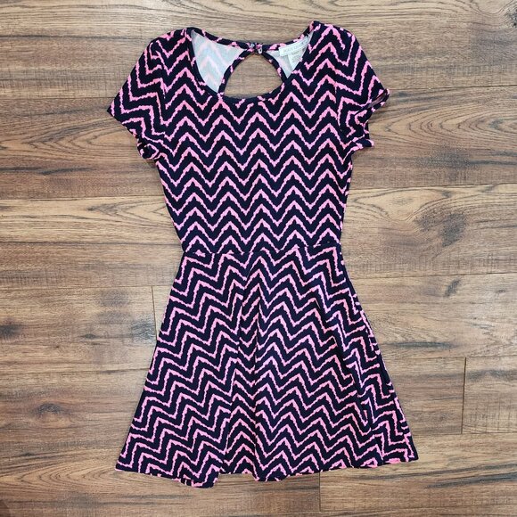 NWT Body Central Junior's Scoop Neck Short Sleeve Mini Skater Dress Small S - Picture 1 of 8